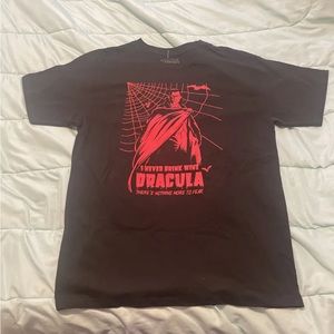 universal studios dracula t shirt Size Large
